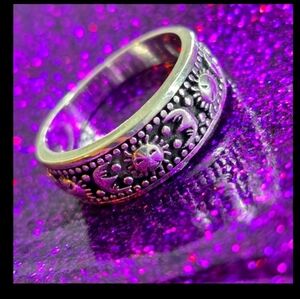 Silver and Black Women's Ring